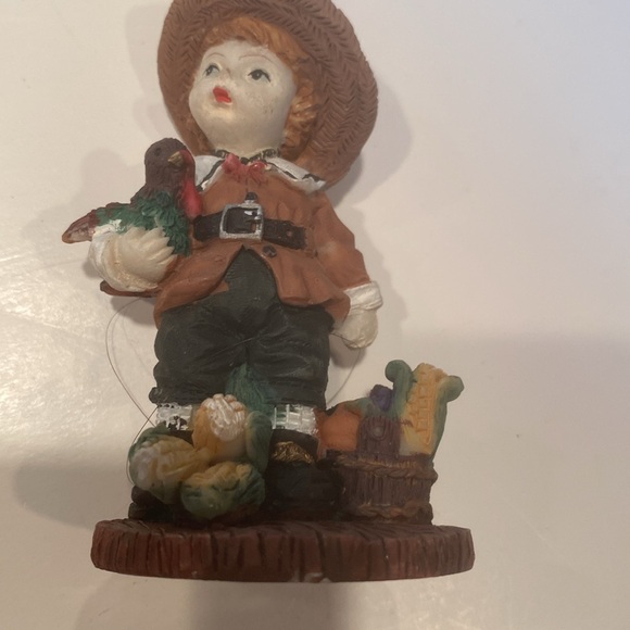 NWOT Set of 4 Heavy Resin Thanksgiving Figurines - Picture 7 of 7